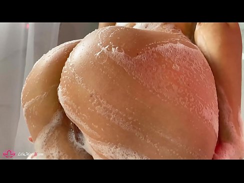 ❤️ Brunette Anapiga Pussy kwa Pussy kwa Vibrator hadi Orgasm kali katika Shower Video ya kutatanisha  ❌️❤